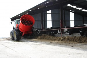 Bale shredder- Feeding